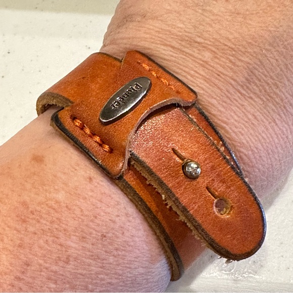 Plunder “Pippa” bracelet, Brown leather w/ a belt buckle like closure - Picture 2 of 13